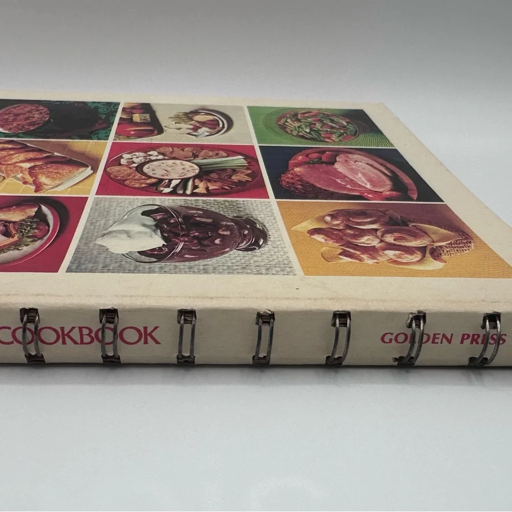 Vintage Betty Crocker's Good and Easy Cookbook (1974, 8th Printing) - Wirebound